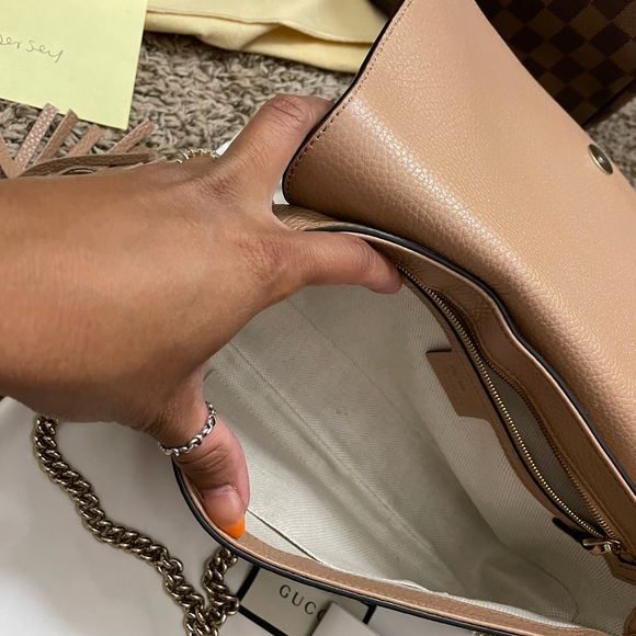 Gucci Tan Crossbody Bag with Silver Chain Strap - Picture 3 of 8